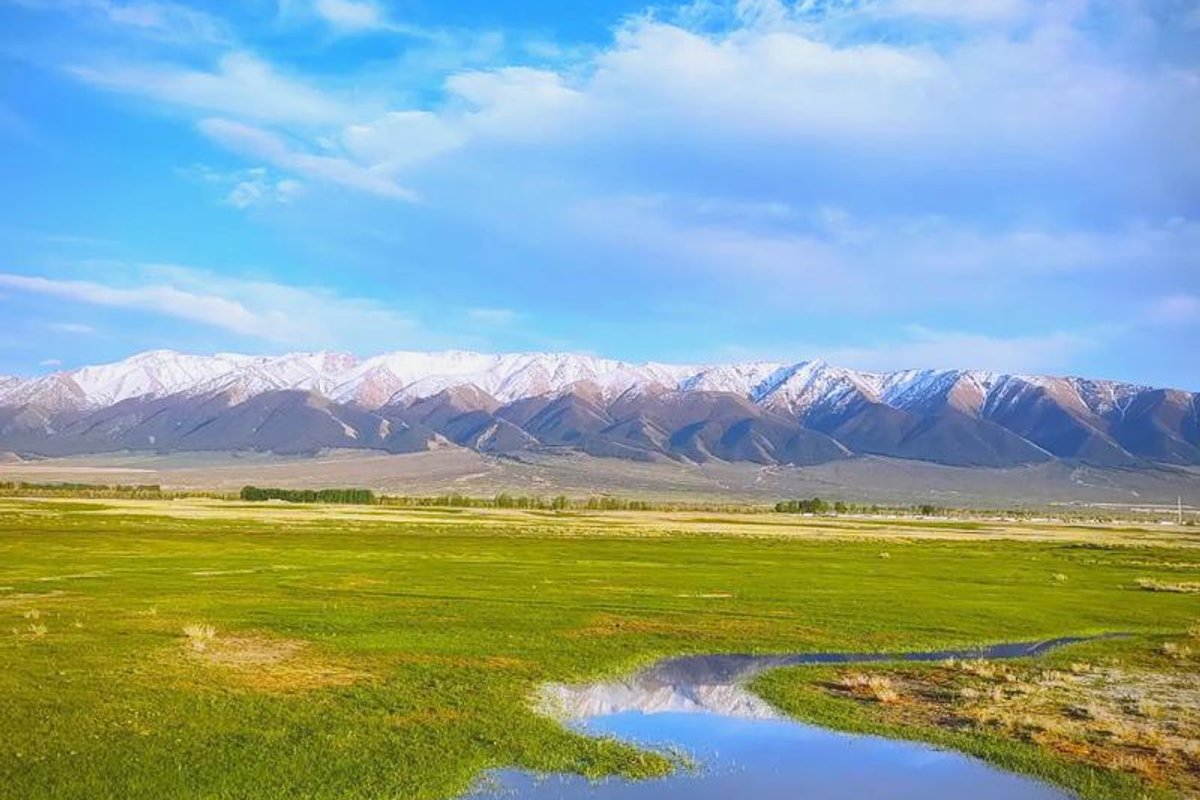 巴里坤湖景区