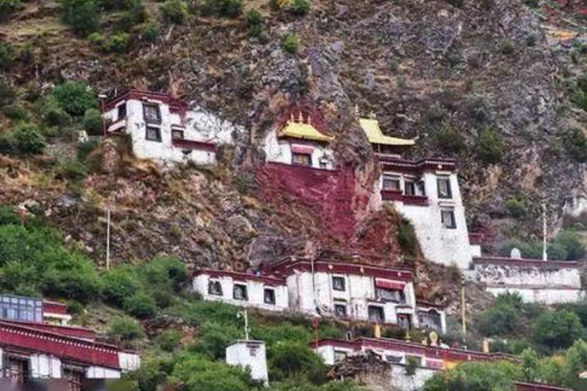 班戈县德庆镇古琼寺