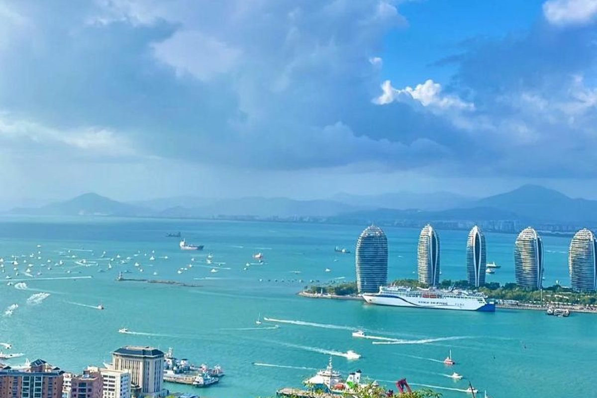 鹿回头风景区